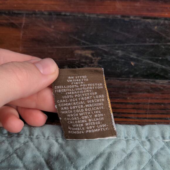 Fieldcrest Luxury Quilted Blanket Blue Size 100x92 100% Polyester Shell - Picture 5 of 9